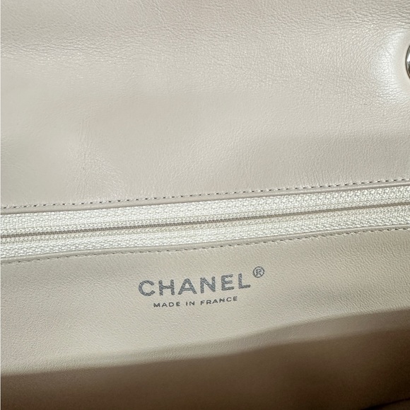 Chanel - Picture 7 of 8